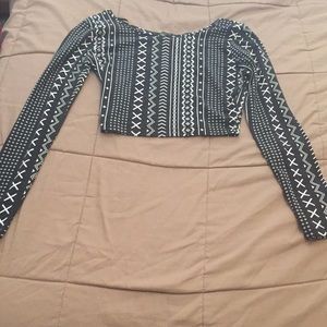 A crop top long sleeved shirt